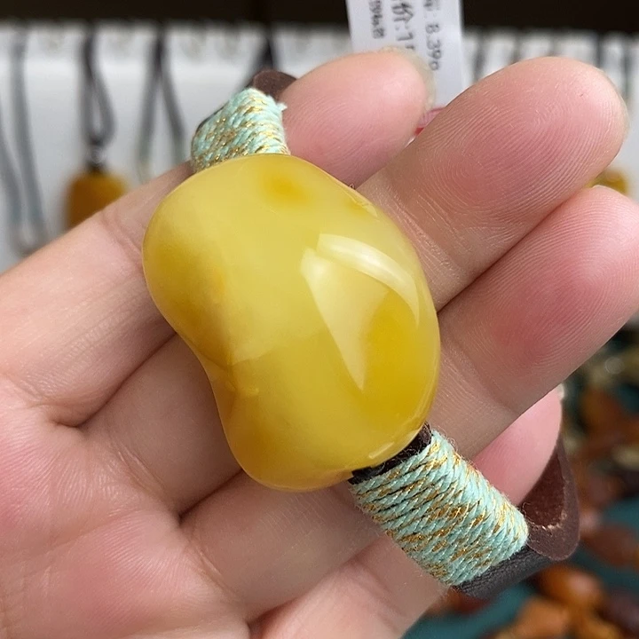 蜜蜡未镶嵌珠宝奇石手牌