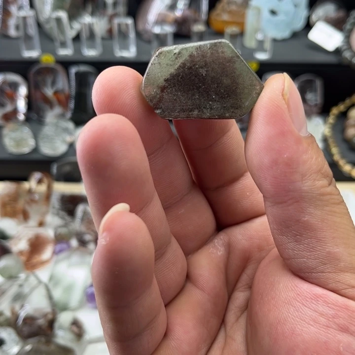 未镶嵌吊坠(赠链)水晶