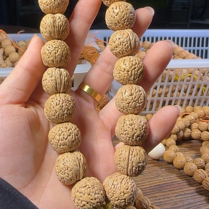 俗***桃核吊坠河北福利