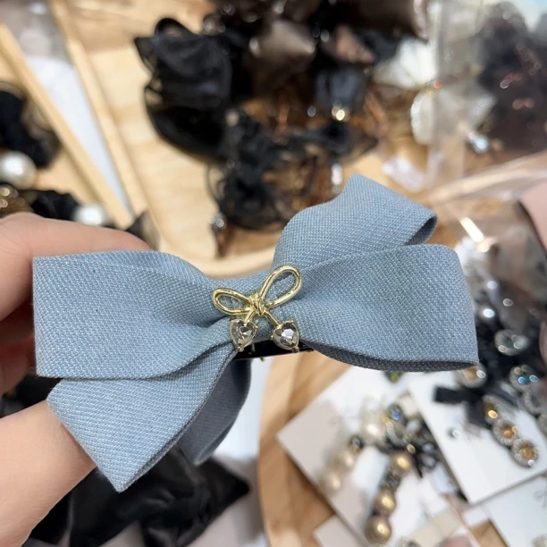 B622蓝色立体蝴蝶结丸子夹