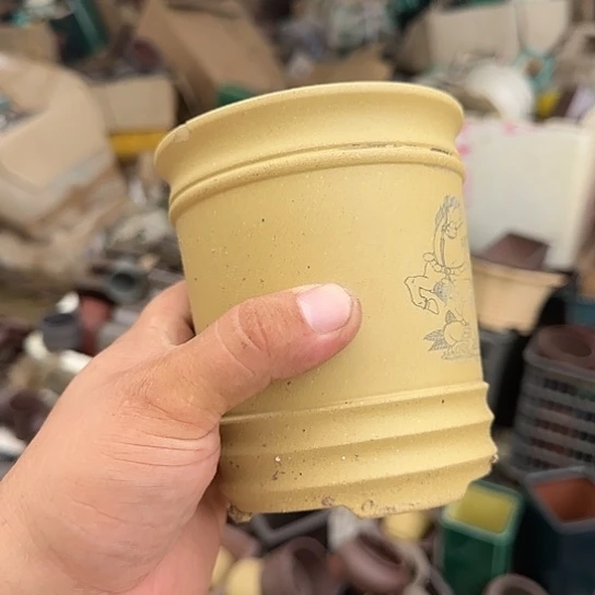 一天只喝一点奶茶和酸奶我也要笑