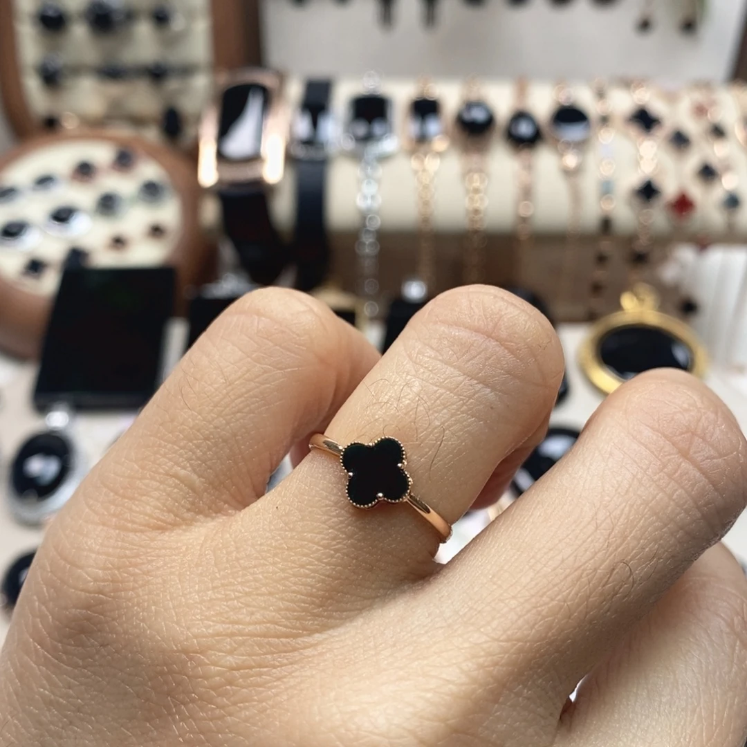 翡翠18K金镶嵌戒指