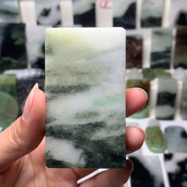 双***虹独山玉未镶嵌颈饰有纹