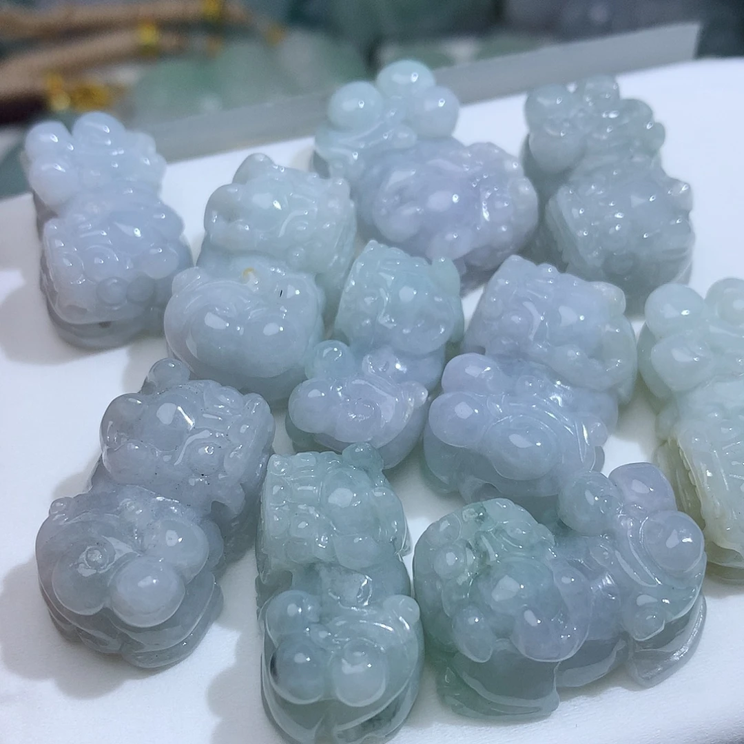 翡翠未镶嵌颈饰发1个