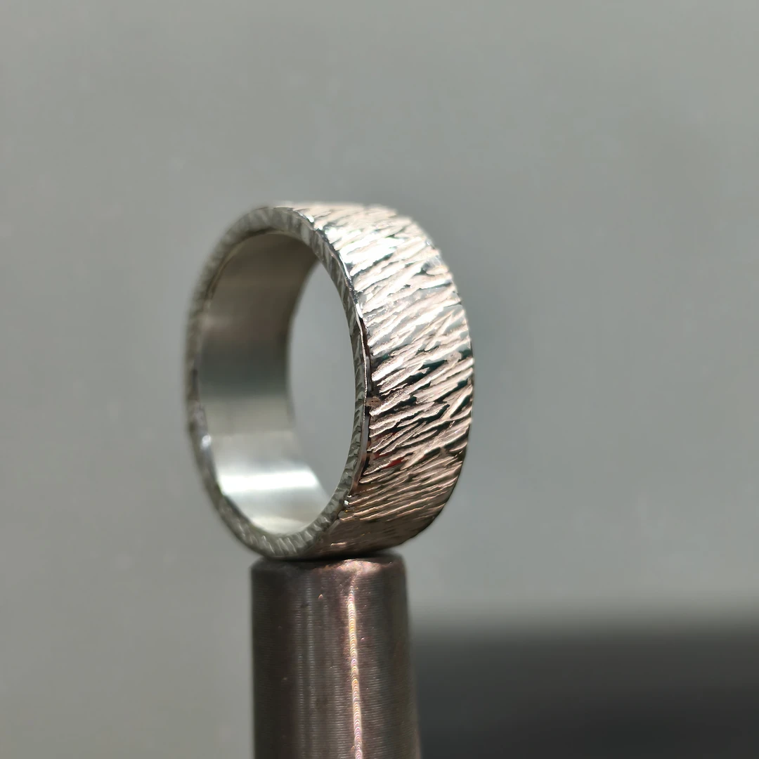 非金属亚克力戒指 纯手工制作树纹戒指10克左右，圈口可定制