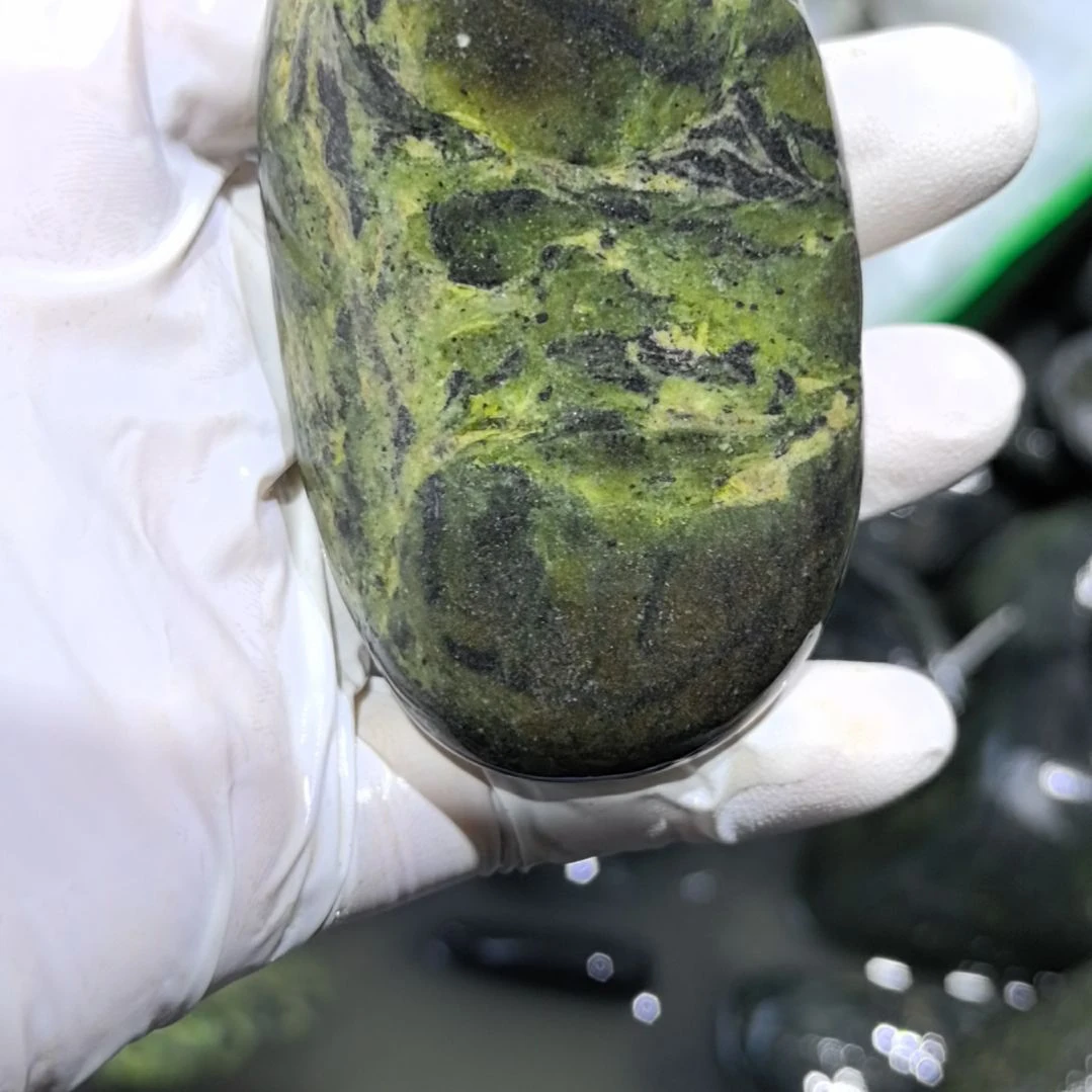 用***7藏玉药王石原石一个