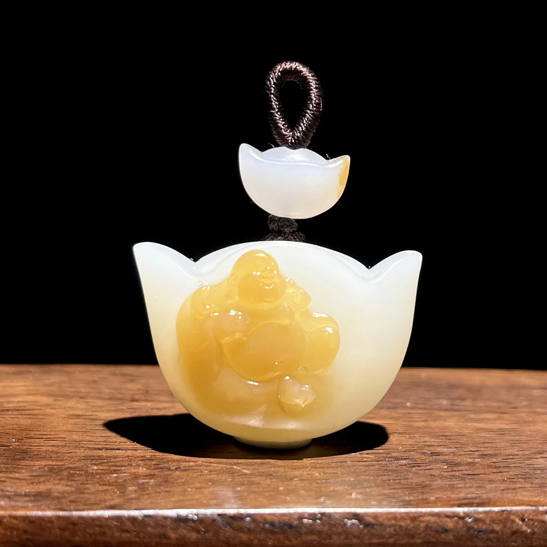 【名家收藏】新疆和田玉财福双至吊坠金山糖白苏工俏色巧雕名家作品