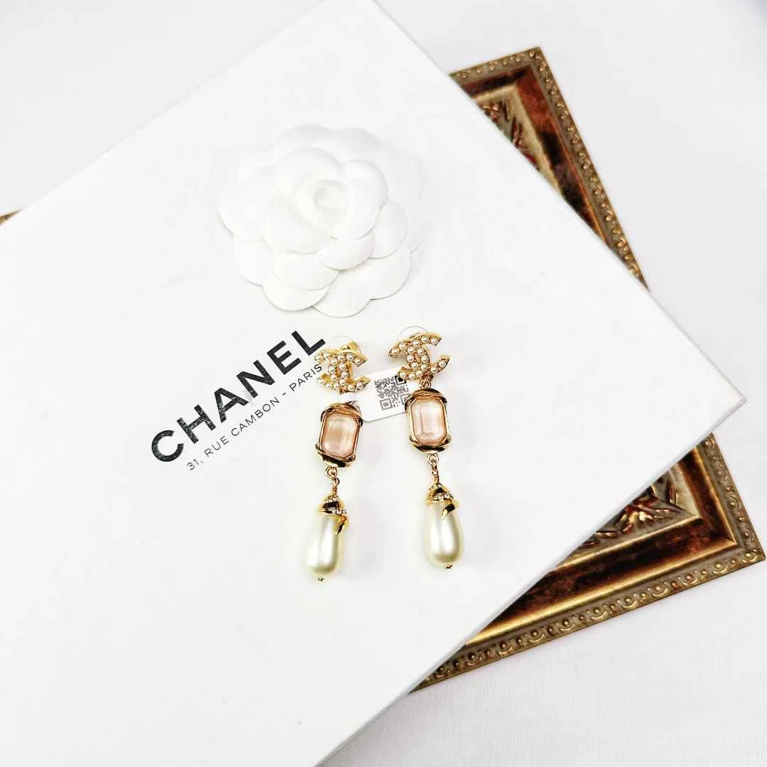 95新 Chanel/香奈儿 柚礼中古/香奈儿粉琉璃珍珠扫肩耳钉lz511209