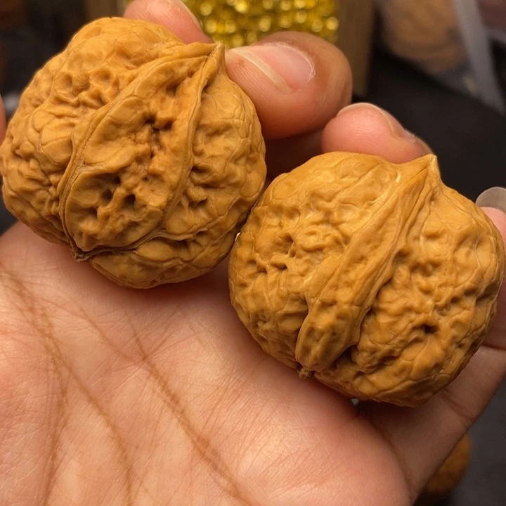 文玩核桃把件38尺异形