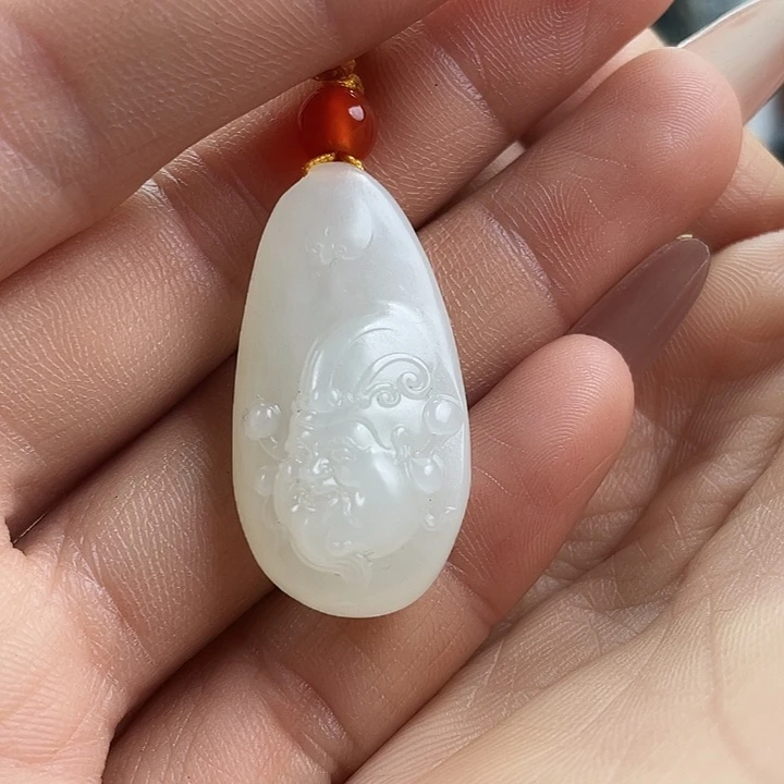 颈饰未镶嵌和田玉（糖玉）