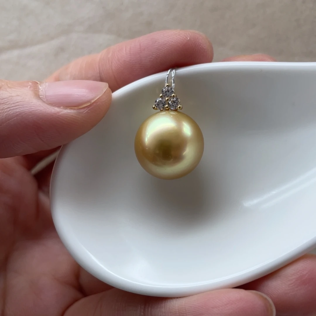 颈饰18K金镶嵌海水珍珠14mm
