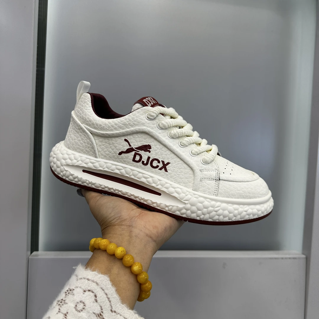 秋冬季新款男士时尚百搭软底低帮系带休闲板鞋潮鞋