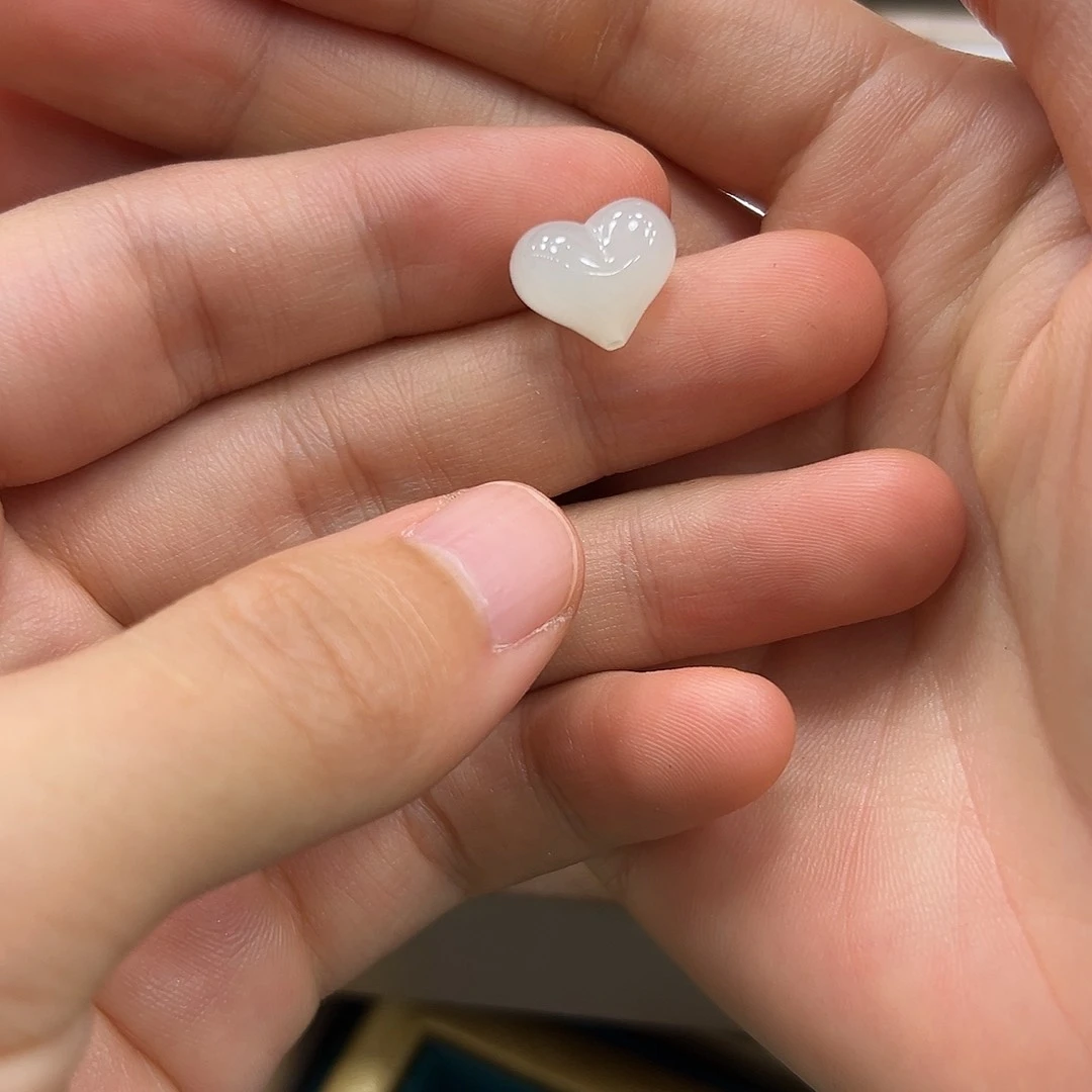 和田玉未镶嵌颈饰菜****?