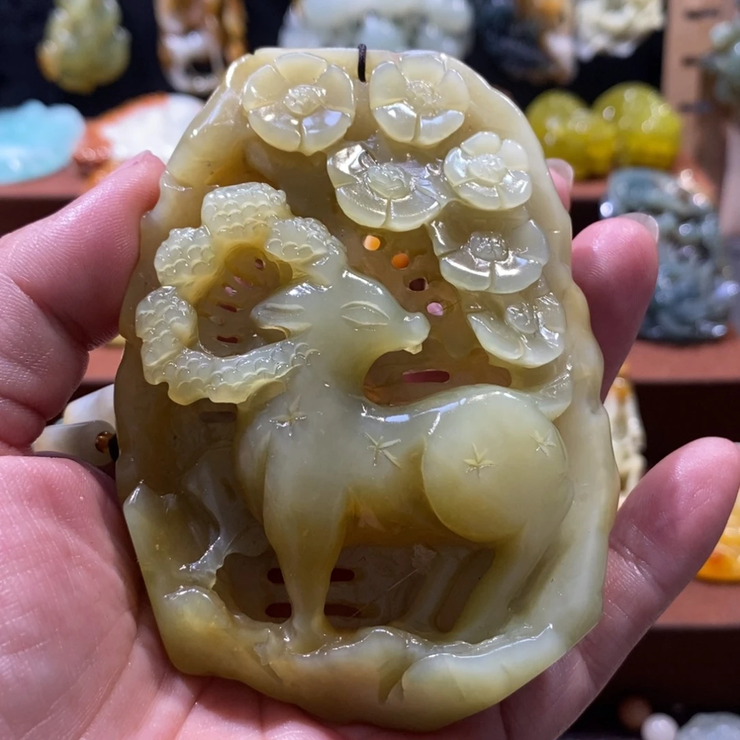 蛇纹石玉颈饰未镶嵌