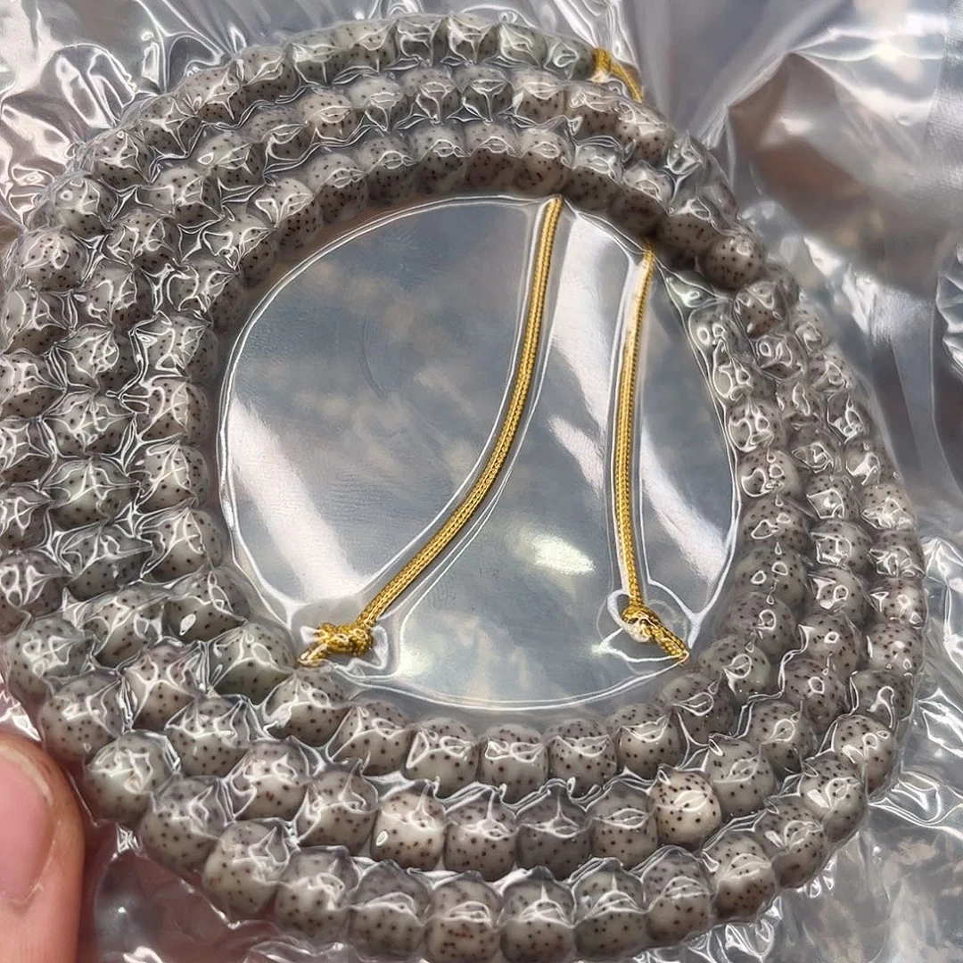 沈***莫吊坠星月菩提828。