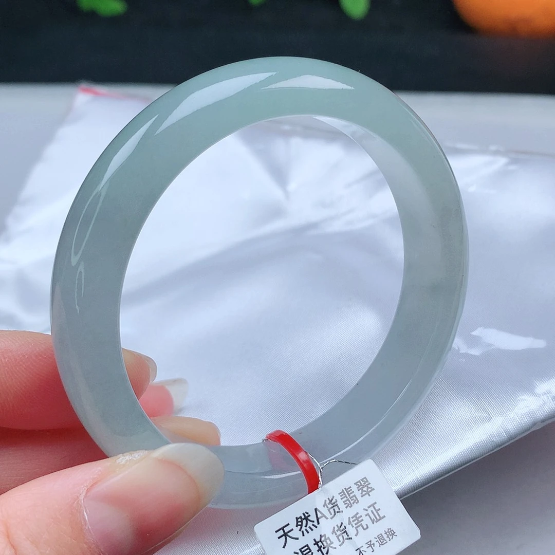 翡翠手镯未镶嵌57圈