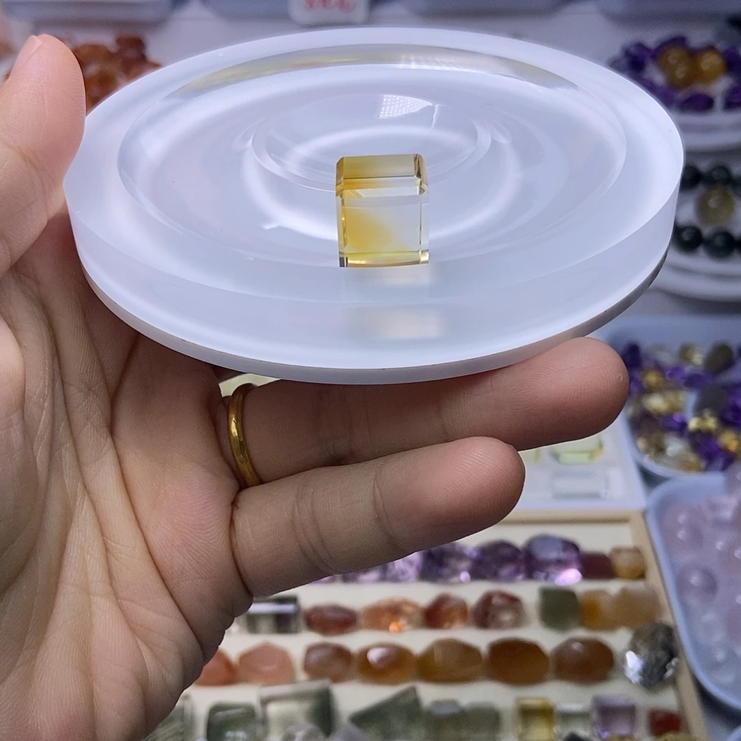 我***们水晶手串未镶嵌打孔不退换