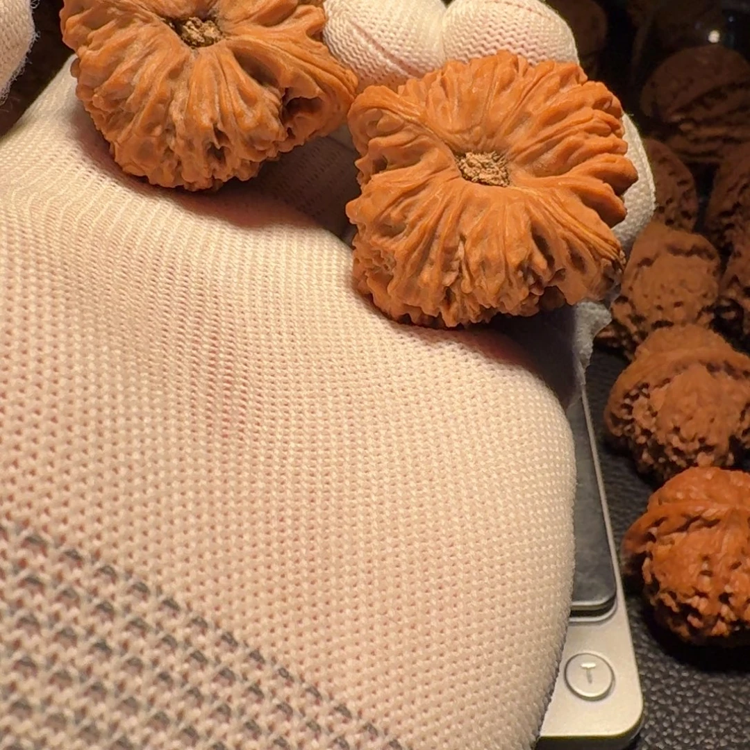 。***东吊坠文玩核桃有修有黄有色差