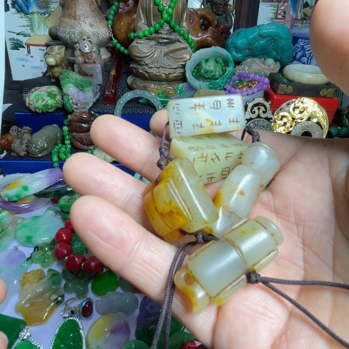 吊坠滴血莲花菩提