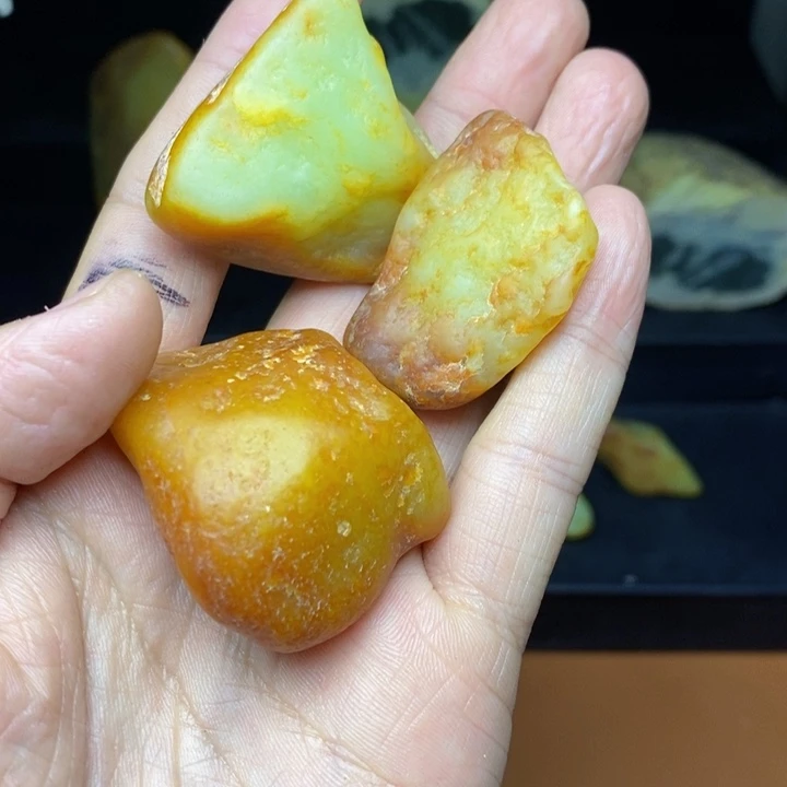 和田玉玉未镶嵌L****S玉