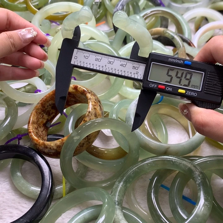 未镶嵌蛇纹石玉手镯47