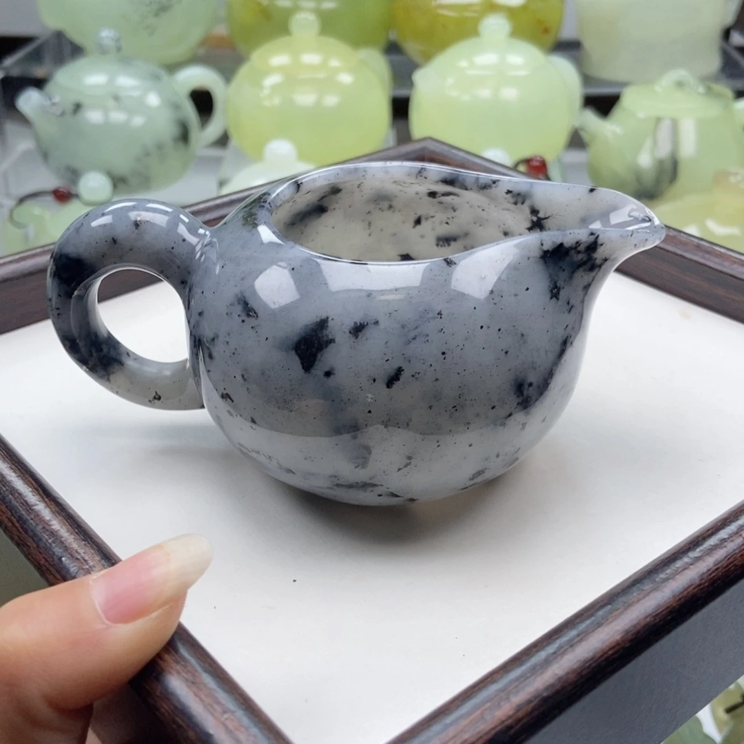 蛇纹石玉未镶嵌水杯