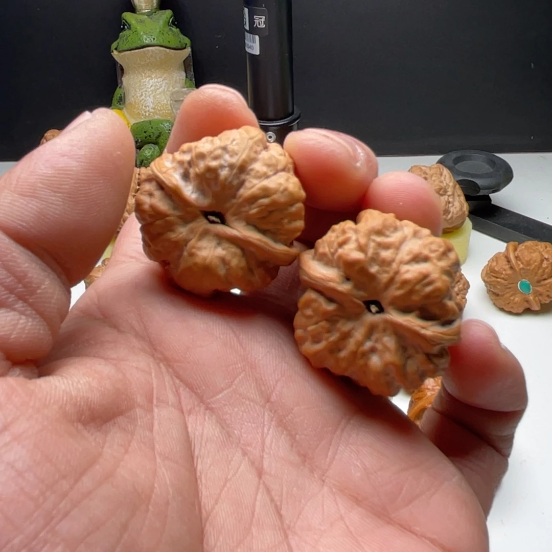 二***辉核桃蛤蟆头核桃 35