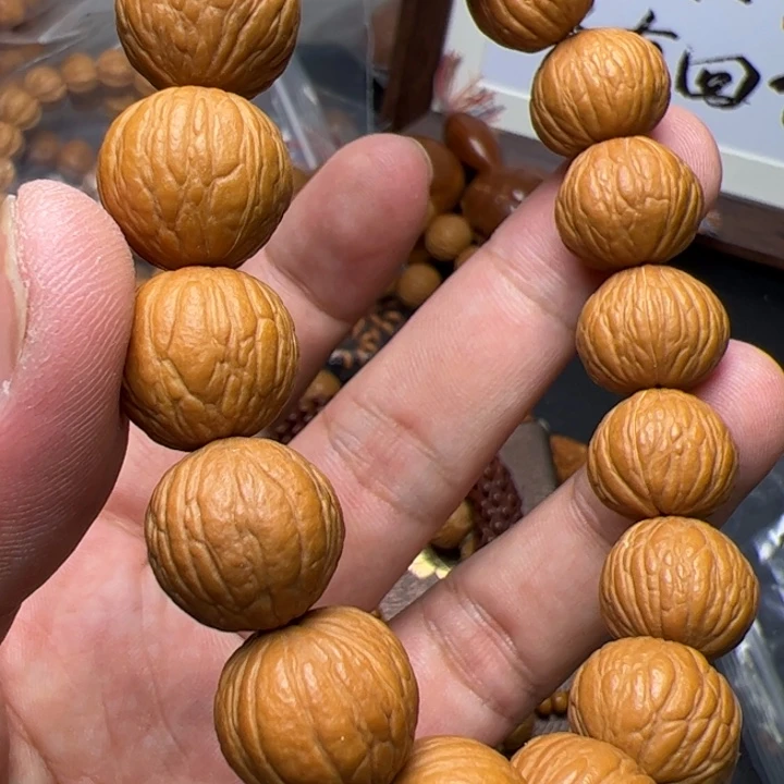 猴头核桃吊坠看看咯