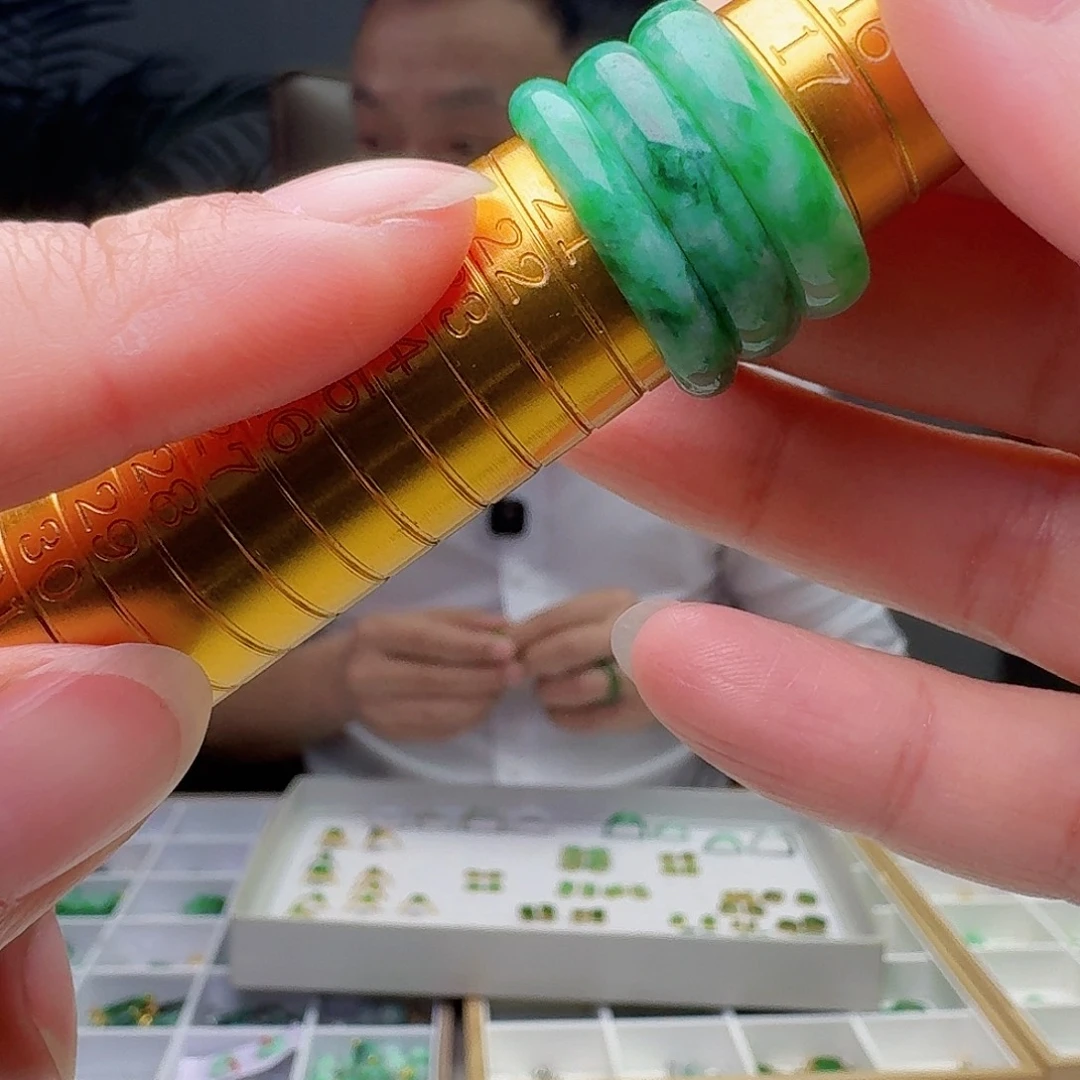 翡翠未镶嵌戒指多样性发货其一微瑕