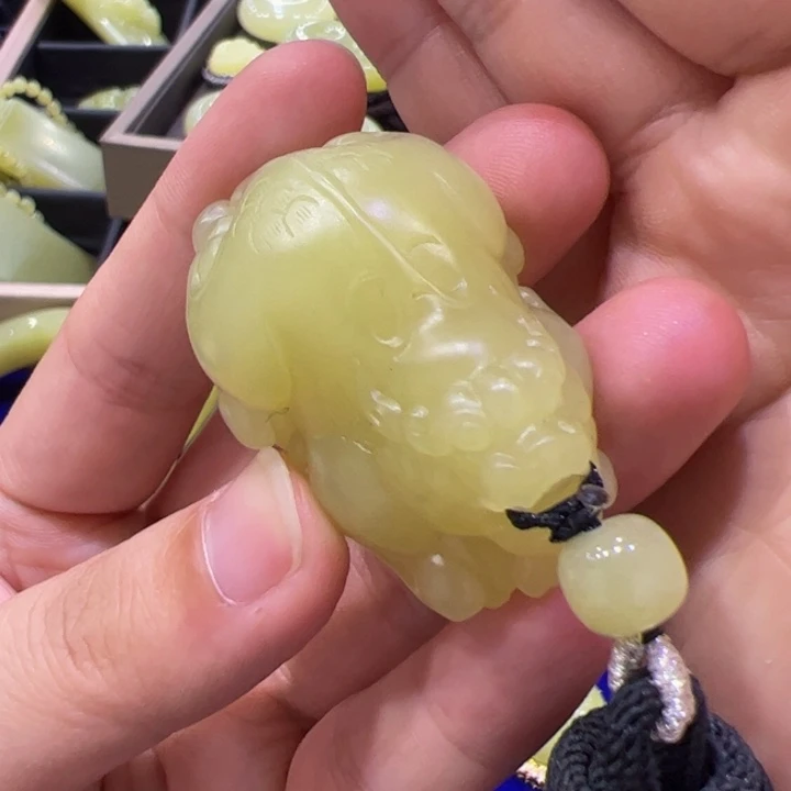 和田玉（黄玉）未镶嵌颈饰