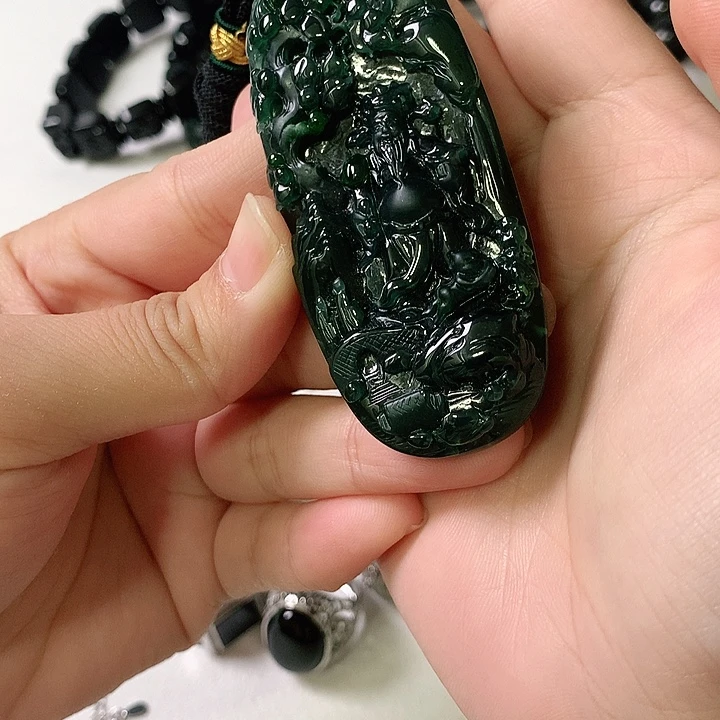 翡翠未镶嵌颈饰翡翠