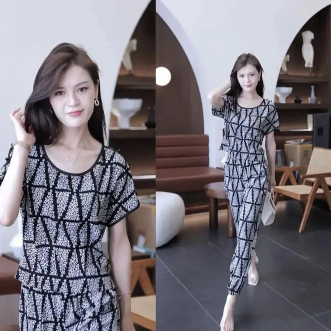 网红时尚套装女2025夏季新款显瘦遮肚子冰丝短袖休闲