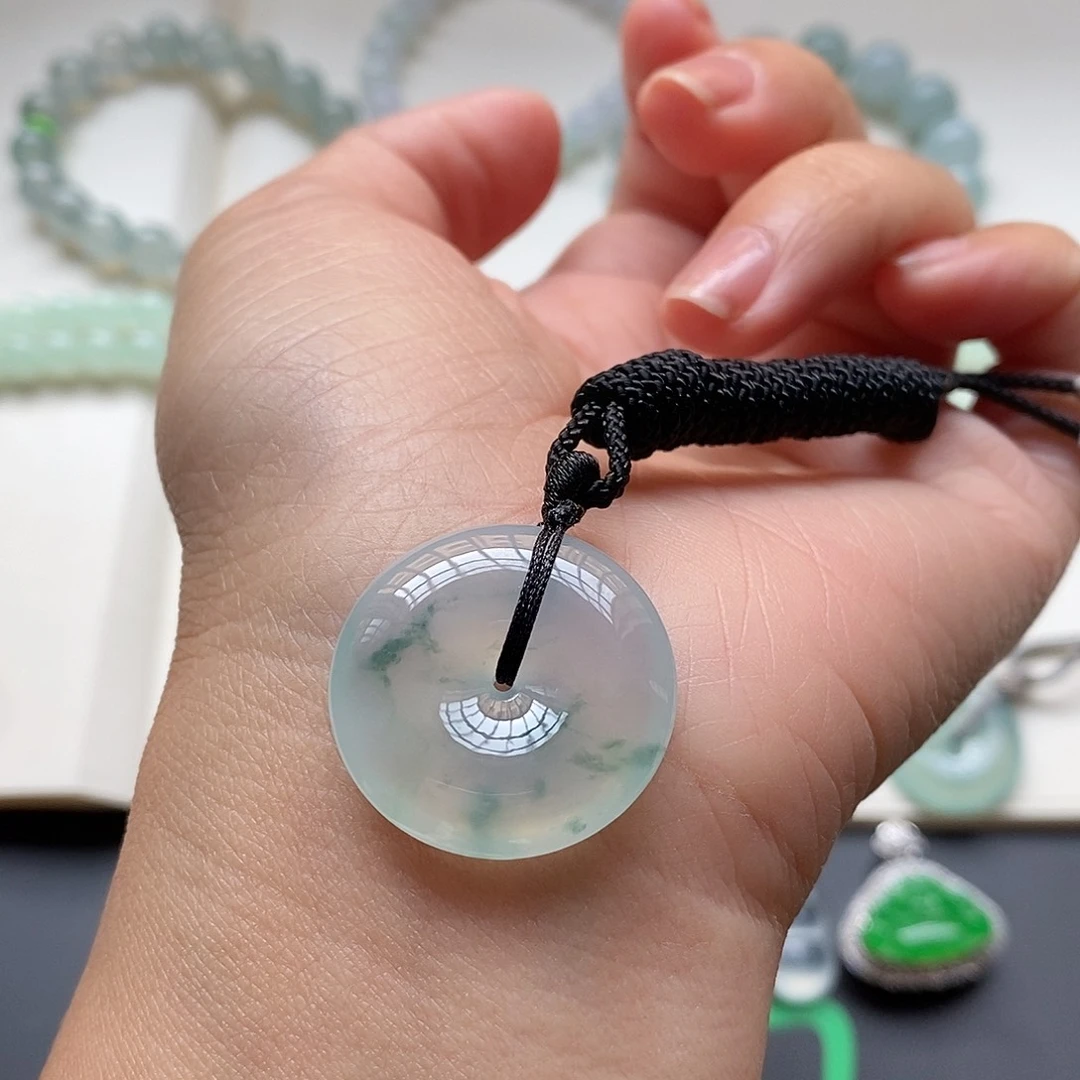 翡翠颈饰未镶嵌飘花平安扣24.6/5.9mm