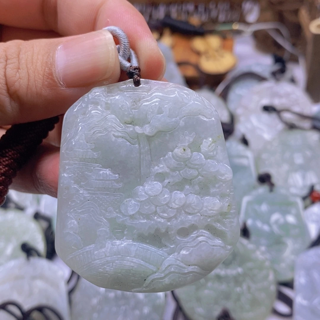 翡翠颈饰未镶嵌翡翠