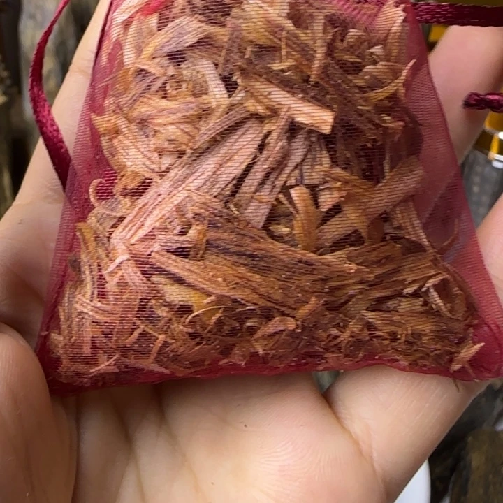 沉香沉香碎屑原材料勾丝香包