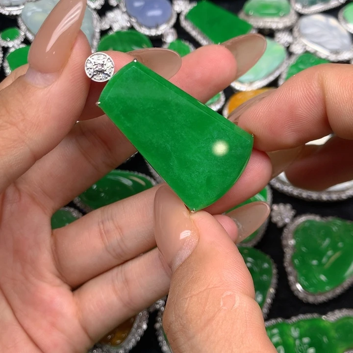 麻***爱翡翠18K金镶嵌吊坠(不含链)