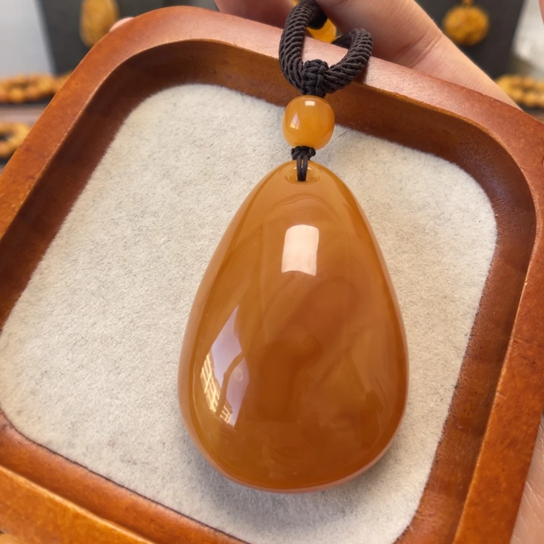 蜜蜡未镶嵌颈饰蜜蜡