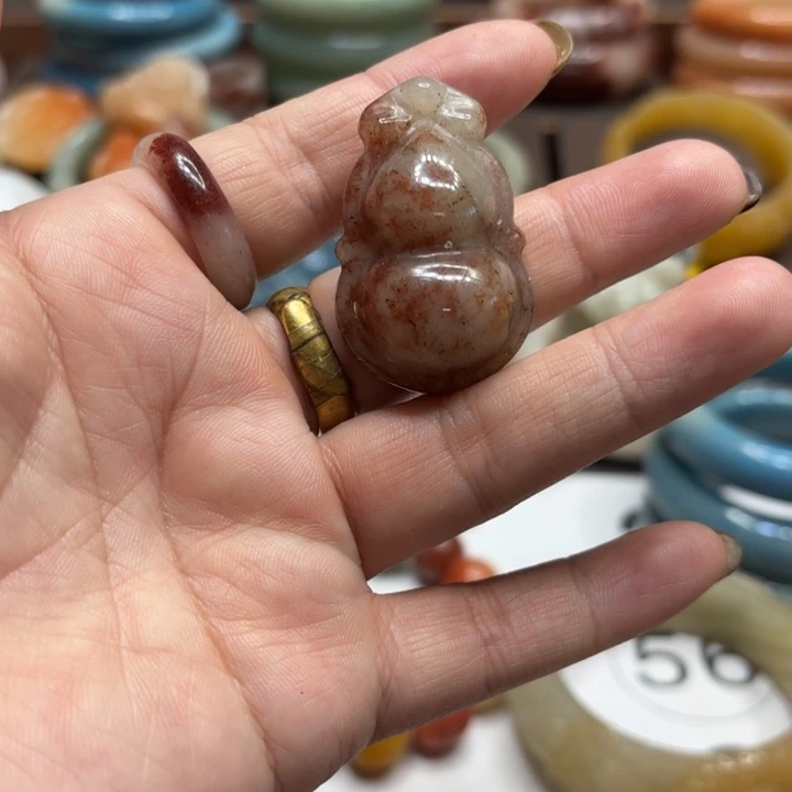 石英岩玉合金颈饰