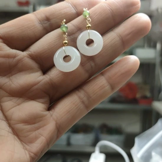 和田玉未镶嵌耳饰