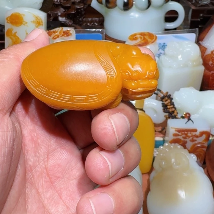 透闪石质玉未镶嵌把件