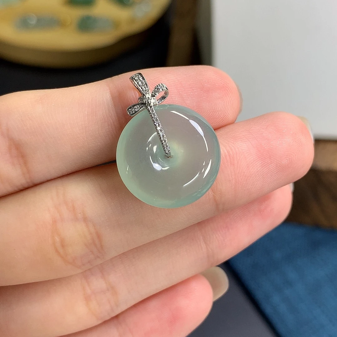 吊坠(不含链)18K金镶嵌翡翠