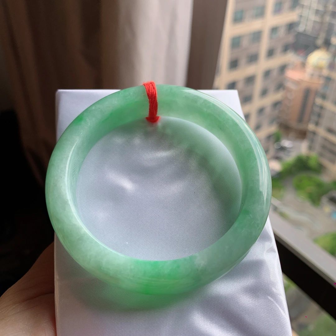 57/58圈口缅甸老坑冰糯种飘绿正装翡翠手镯特色厚装镯天然A货女