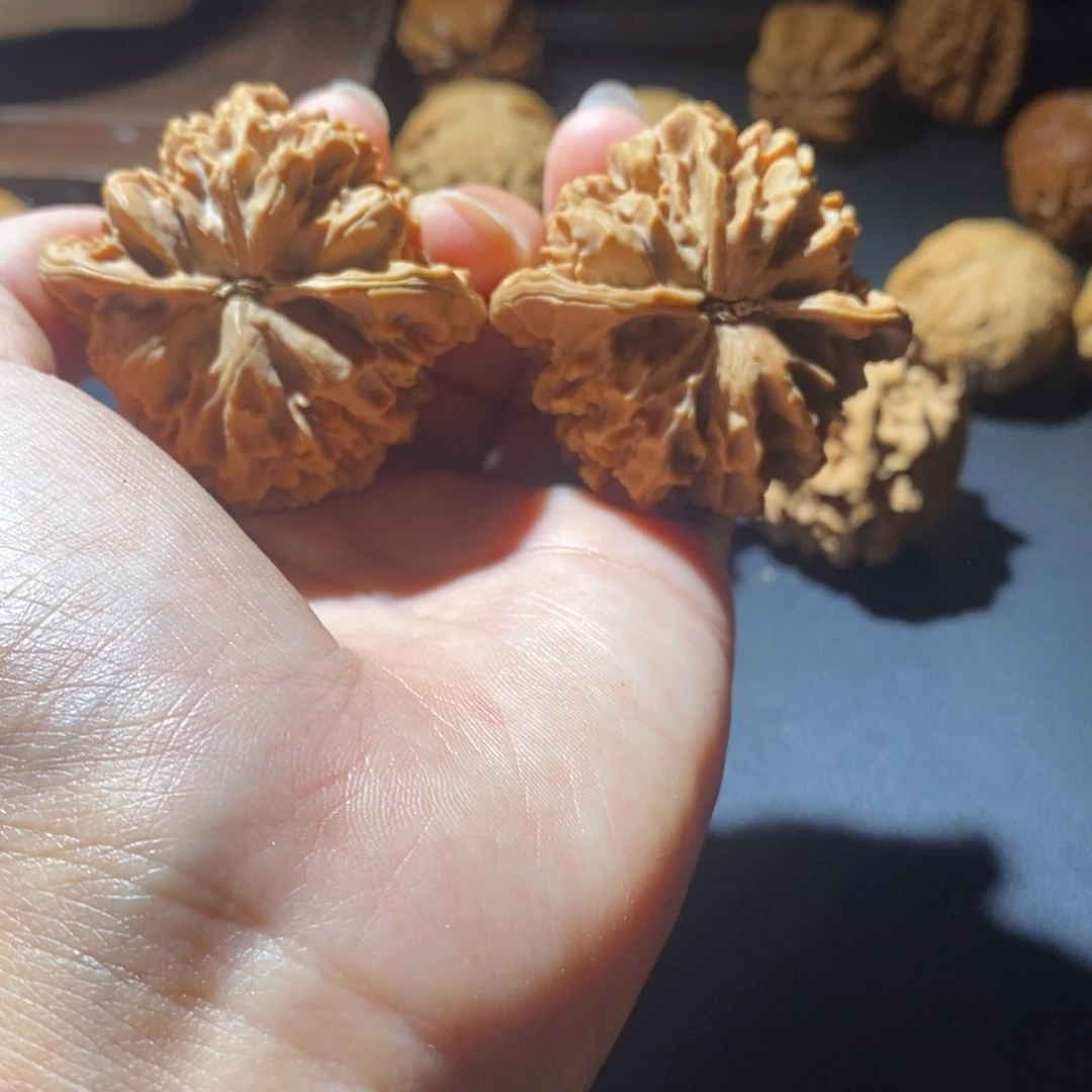 文玩核桃吊坠s****哼帝王