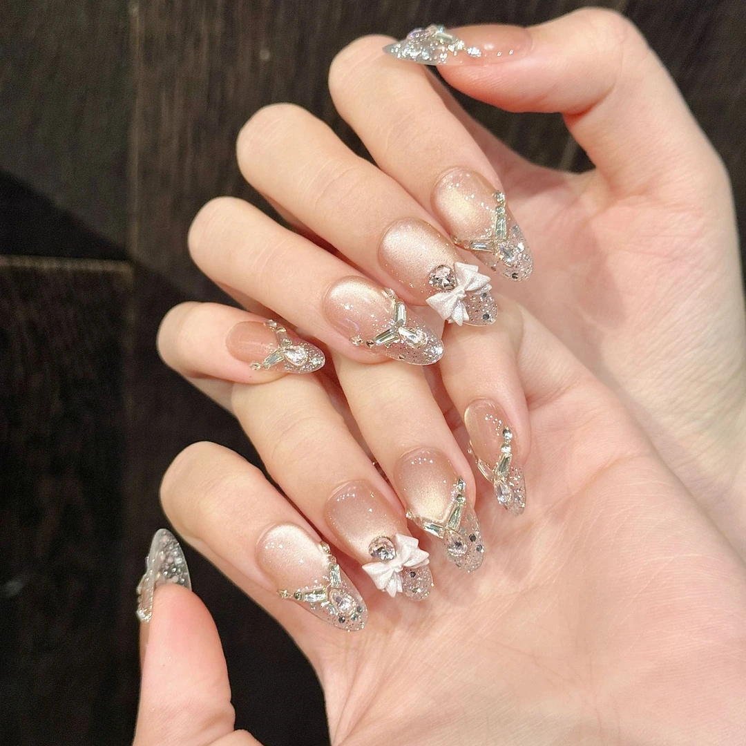 【在逃公主】纯欲风穿戴甲蝴蝶结猫眼法式爆闪钻粉色美甲贴片可拆卸