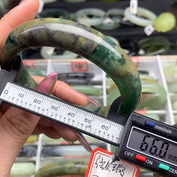 蛇纹石玉手镯未镶嵌851