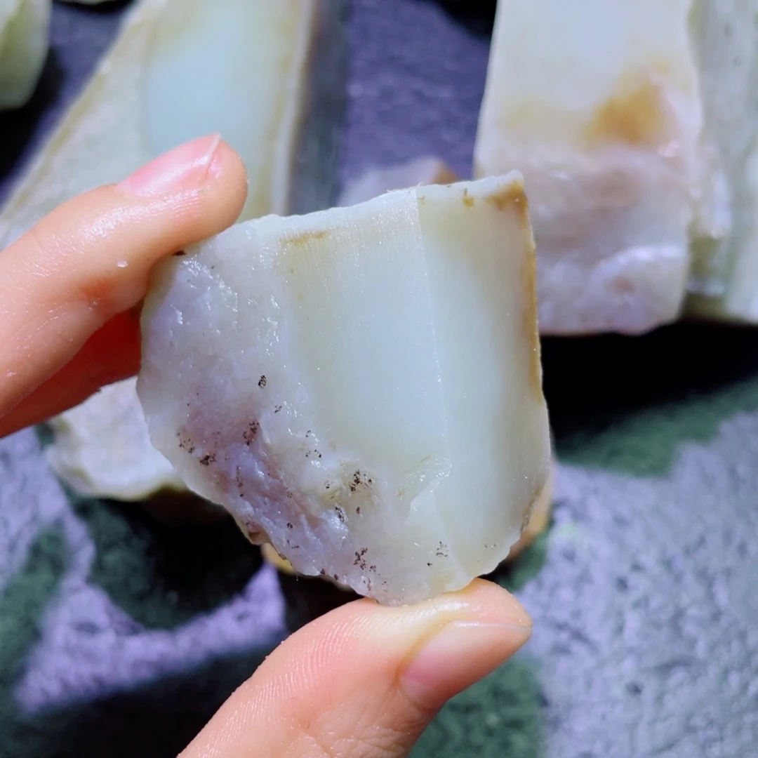 和田玉未镶嵌珠宝半成品