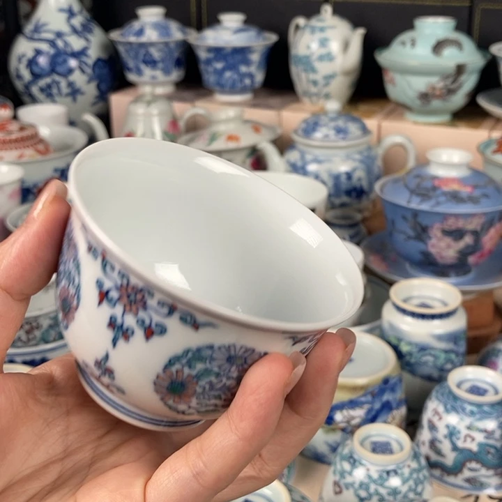 爱***拉杯斗彩主人杯团花