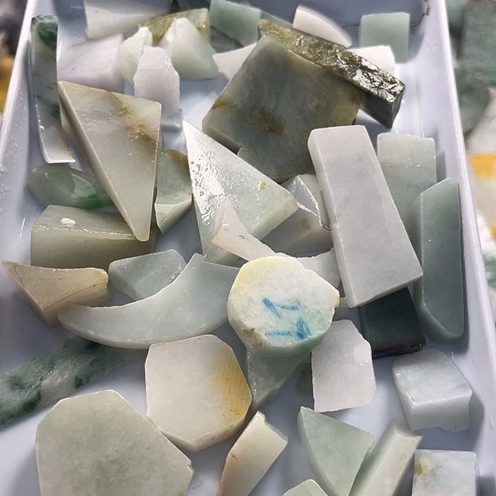 颈饰未镶嵌翡翠1