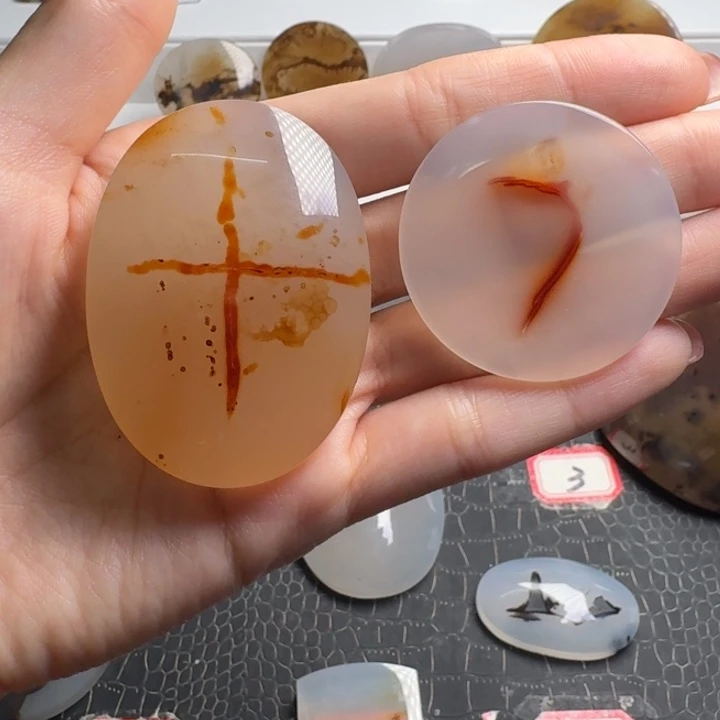 狼***子玛瑙/玉髓未镶嵌珠宝奇石