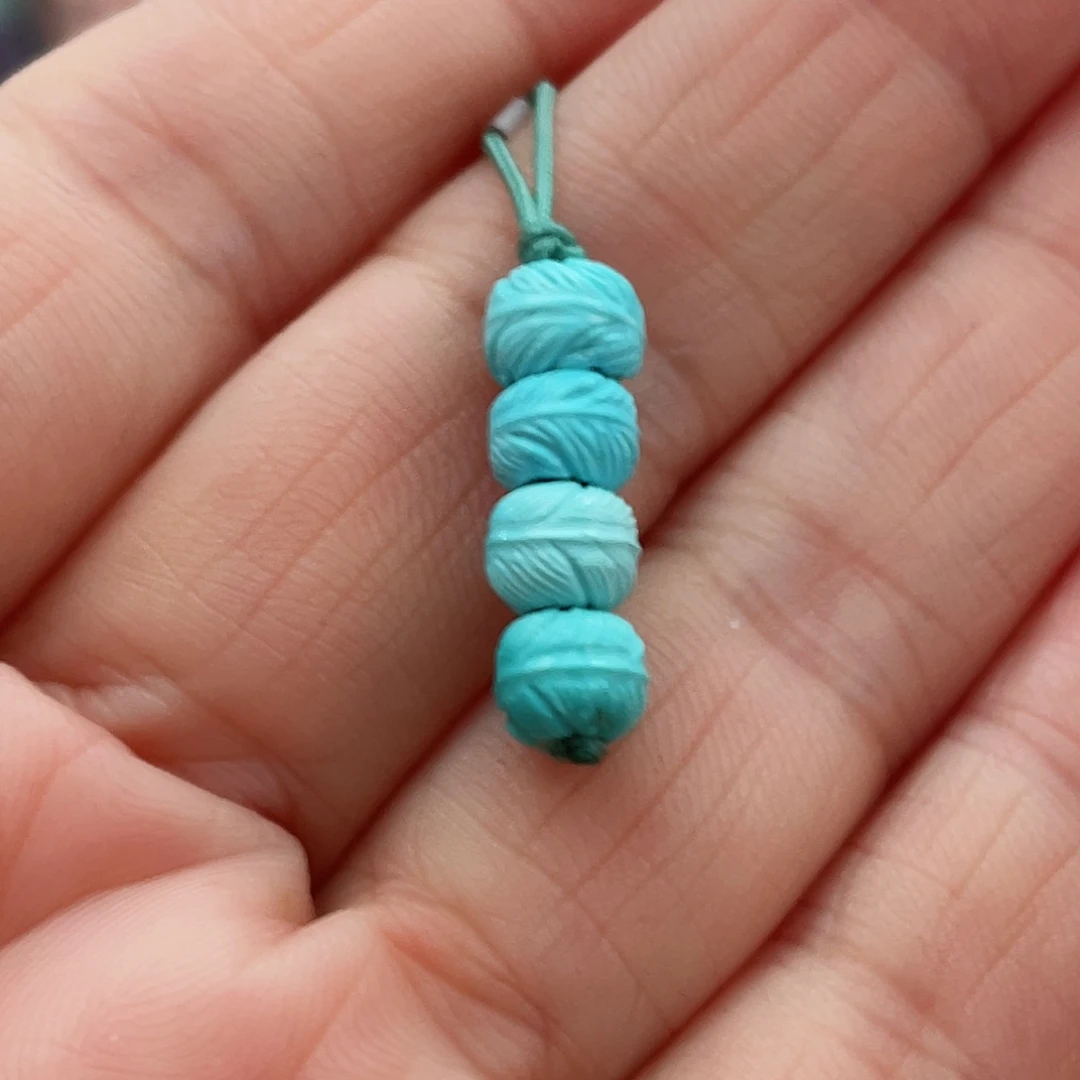 绿松石颈饰未镶嵌